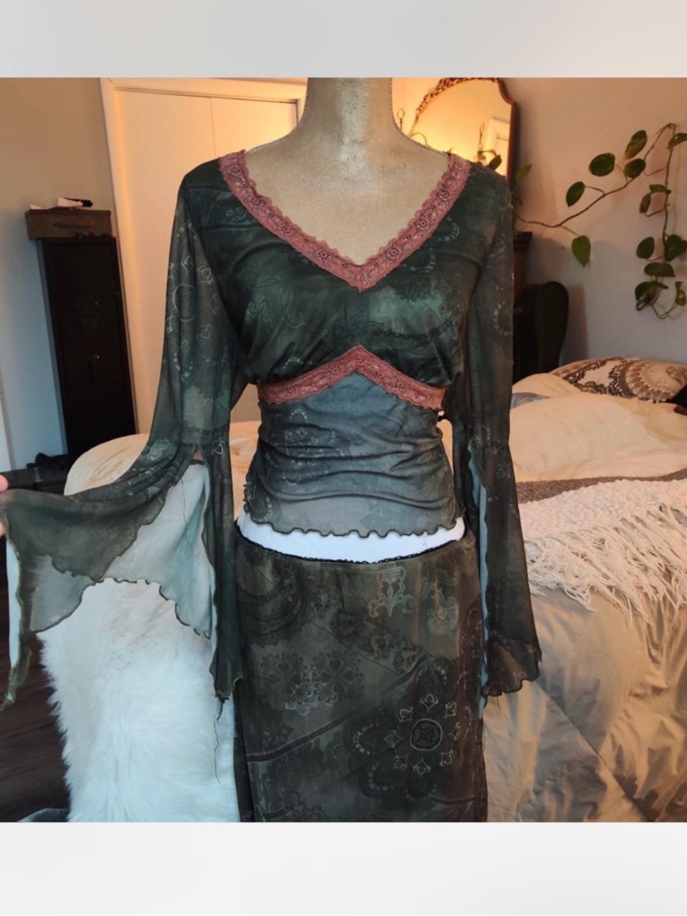 [SOLD] Draped Sleeve 2 piece skirt set